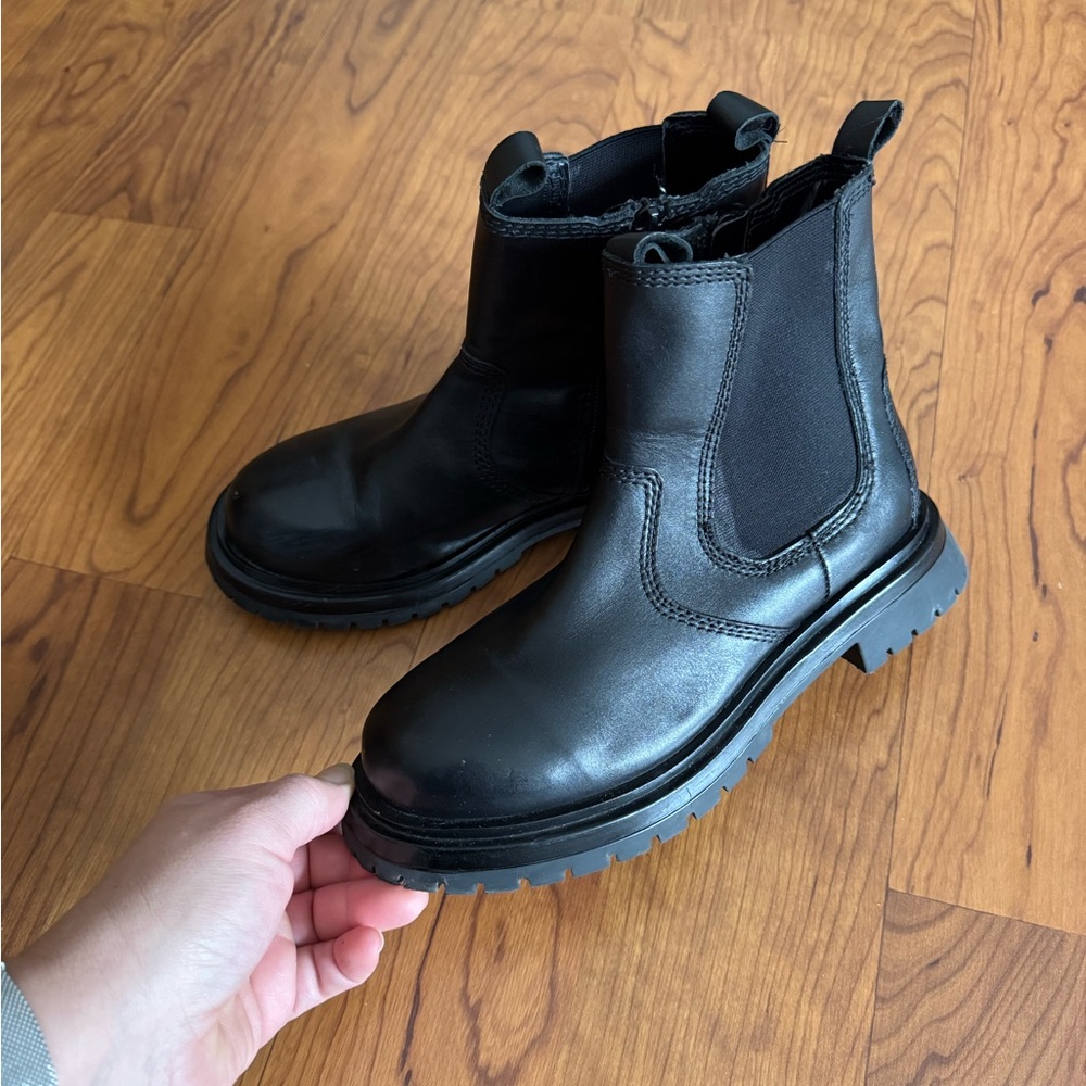 ❌Donated!Zara girls Black Leather Boots size 35